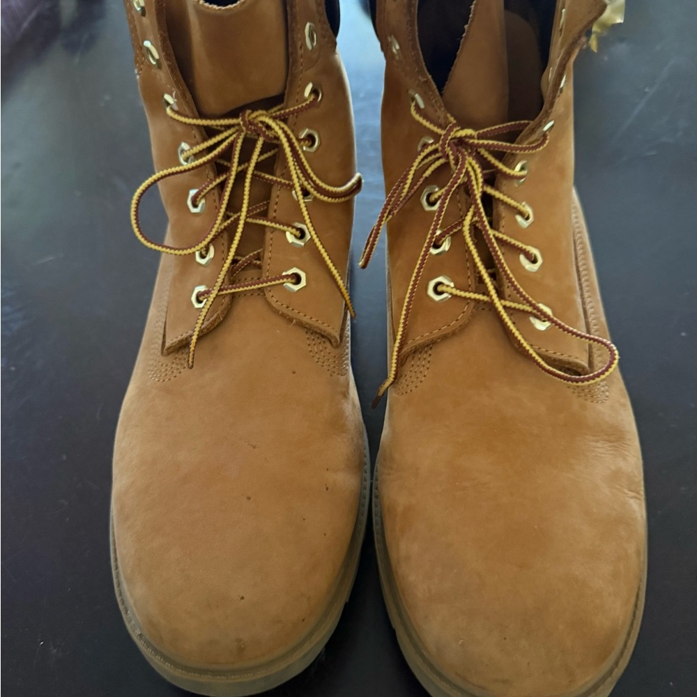 Timberland Tan Suede Boots with Rugged Sole Like New Men’s 13 - Picture 3 of 4
